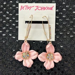 Flash sale Betsey Johnson pin flower 🌸 earrings